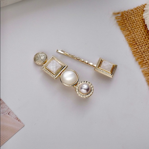 2 - Piece White Pearl Hair Side Clips - Picture 3 of 6